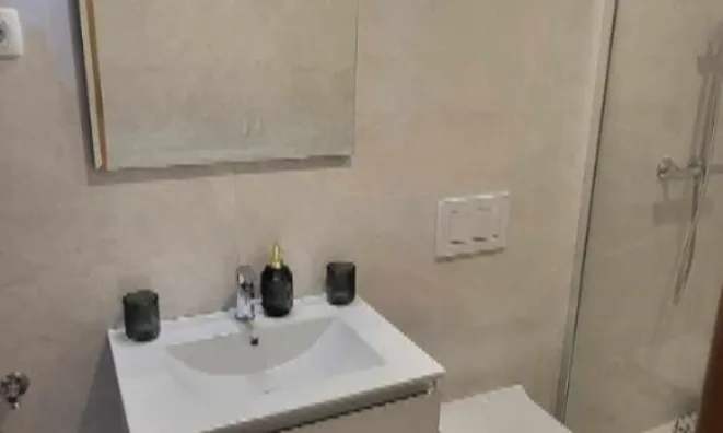 Недвижимость Четырёхкомнатная квартира в Копере: 1