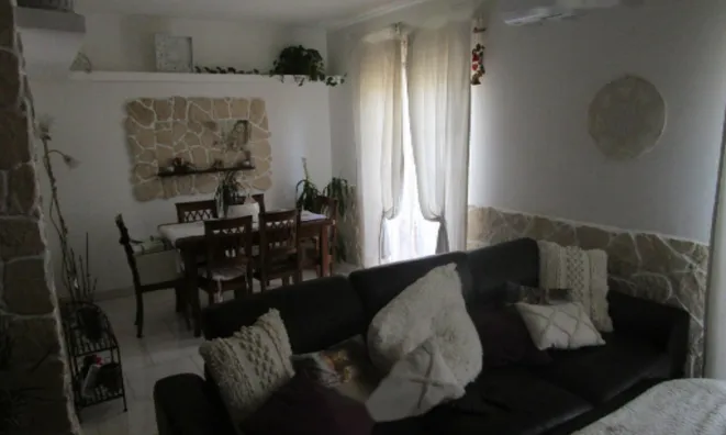 Недвижимость Квартира, 4-комнатная Плавье: 4