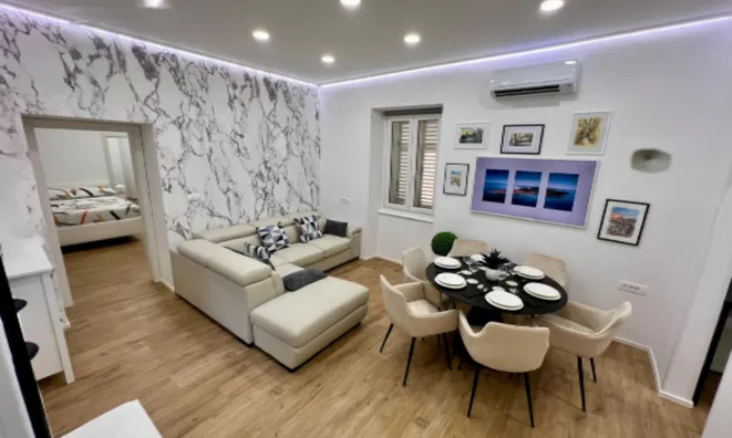 Недвижимость Трёхкомнатная квартира Теслова: 1