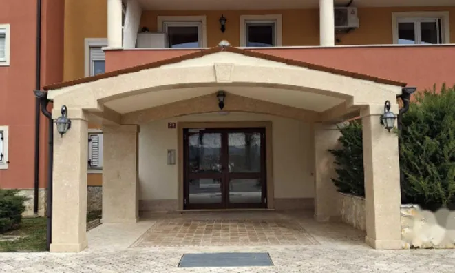 Недвижимость Трёхкомнатная квартира Хрпелье: 1