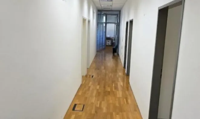 Недвижимость Офисное помещение в центре: 8