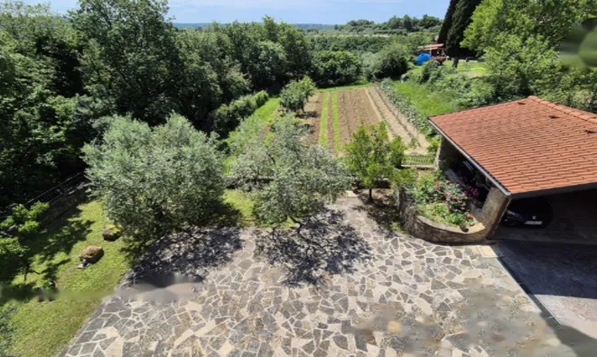 Недвижимость Двухэтажный дом в Курте: 2