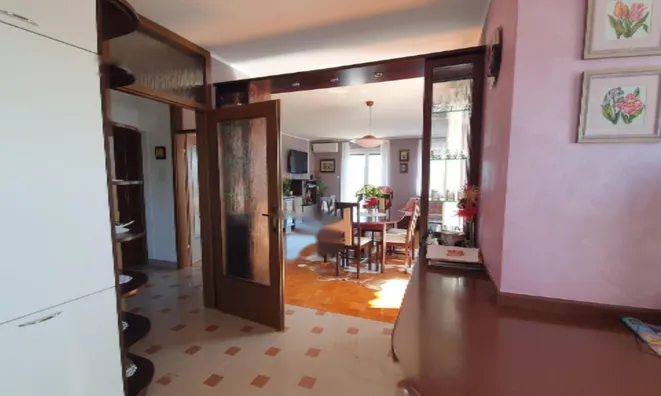 Недвижимость Двухэтажный дом в Курте: 10