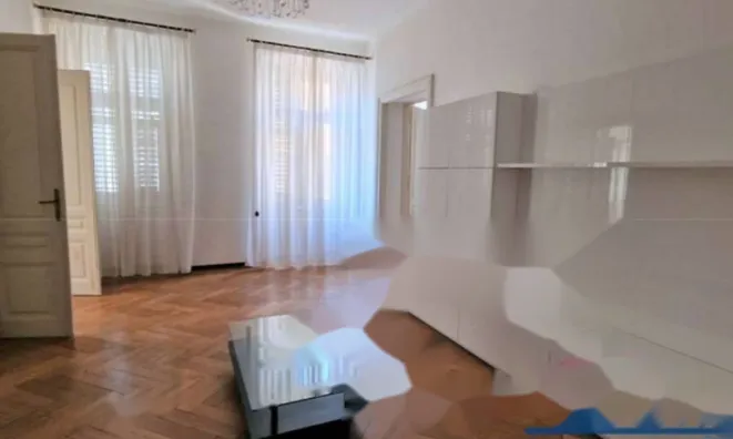 Недвижимость Квартира 292 м² в центре города: 3