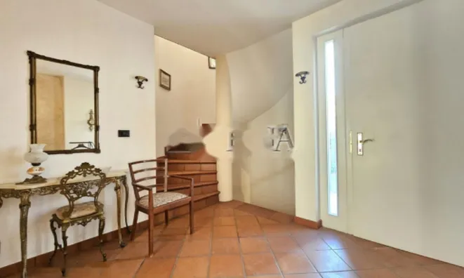 Недвижимость Дом в Изоле: 19