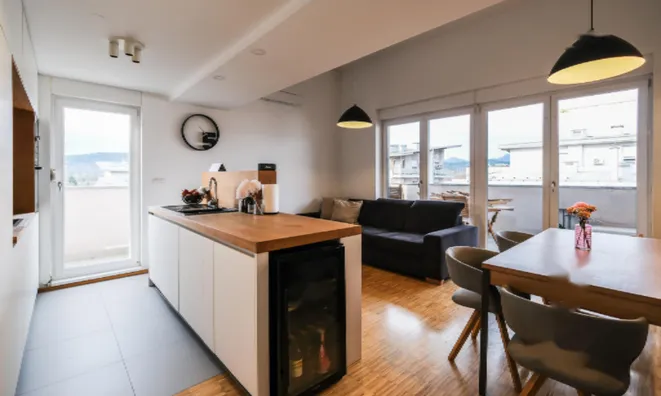 Недвижимость Четырёхкомнатная квартира Брод: 2