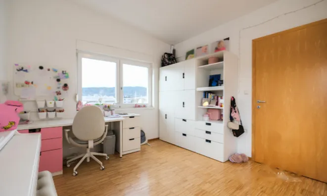 Недвижимость Четырёхкомнатная квартира Брод: 28