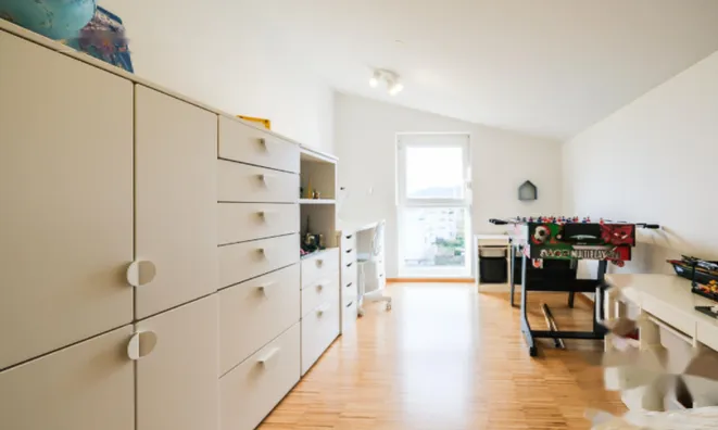 Недвижимость Четырёхкомнатная квартира Брод: 30