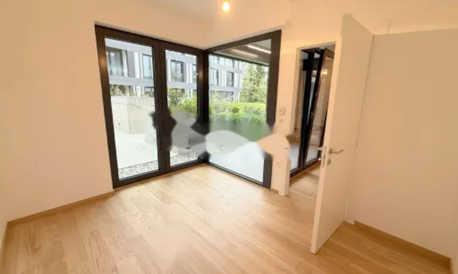 Недвижимость Трехкомнатная квартира в центре: 6