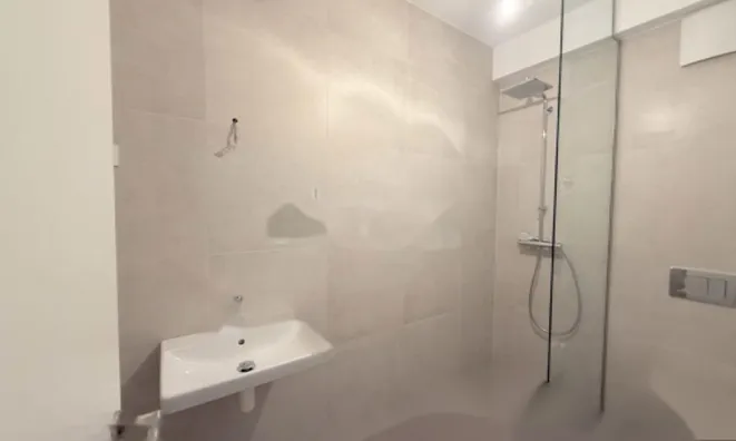 Недвижимость Трехкомнатная квартира в центре: 10