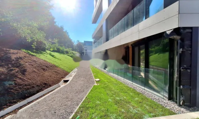 Недвижимость Трехкомнатная квартира в центре: 11