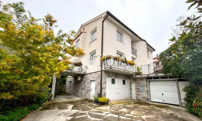 Недвижимость Дом в Изоле: 6