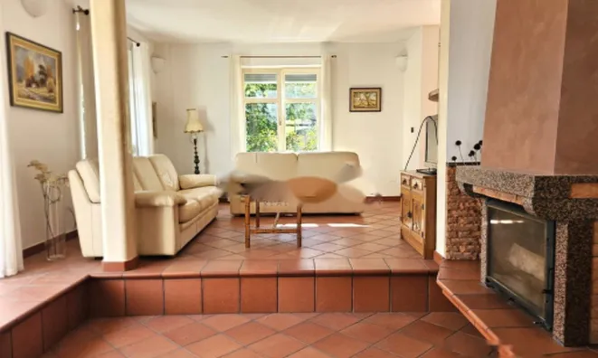 Недвижимость Дом в Изоле: 10