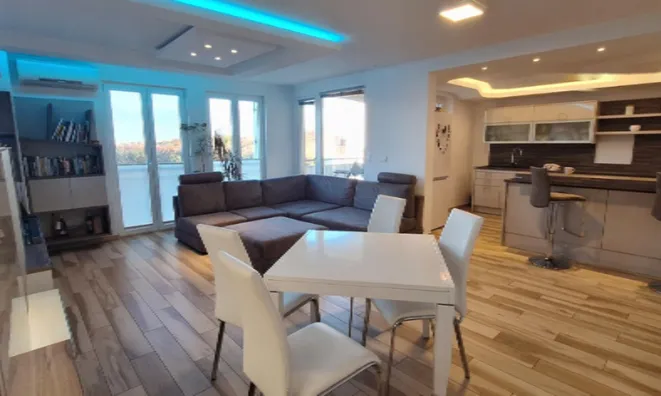 Недвижимость Двухкомнатная квартира в Коломбане: 6