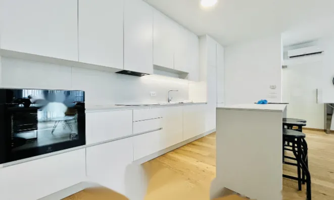 Недвижимость Квартира, 3 комнаты, Центр: 7