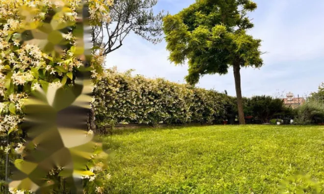 Недвижимость Новое трёхкомнатное жильё Коломбан: 2