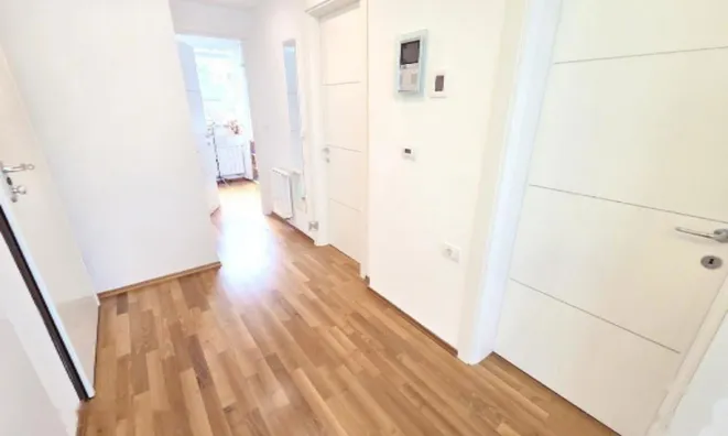 Недвижимость Новое трёхкомнатное жильё Коломбан: 5