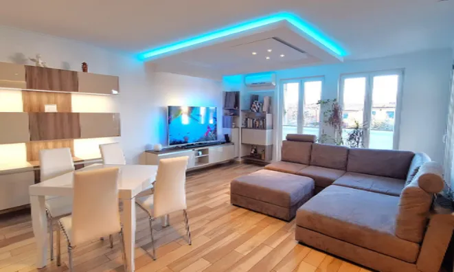 Недвижимость Двухкомнатная квартира Коломбан: 4