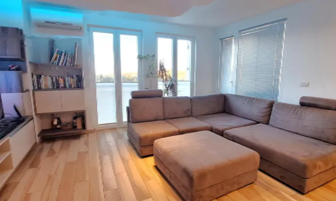 Недвижимость Двухкомнатная квартира Коломбан: 5