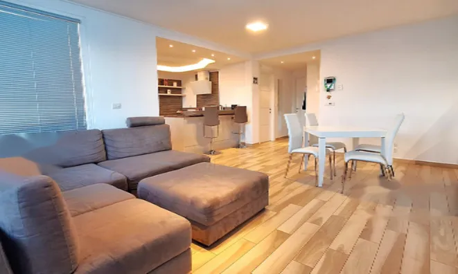 Недвижимость Двухкомнатная квартира Коломбан: 6