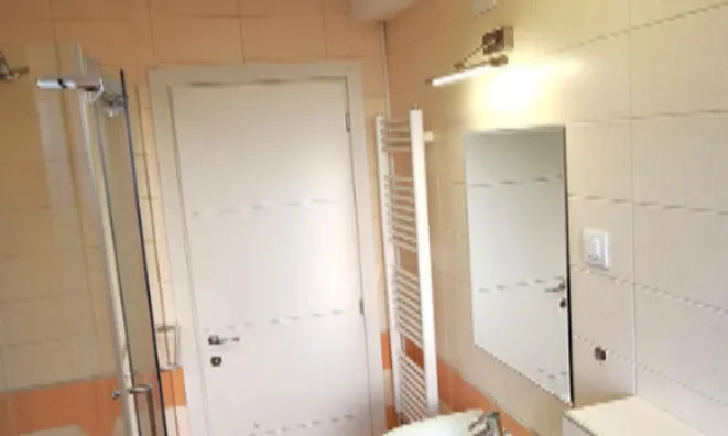 Недвижимость Двухкомнатная квартира Коломбан: 11