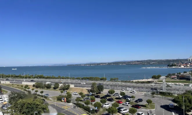 Недвижимость 3-комнатная квартира у моря: 1