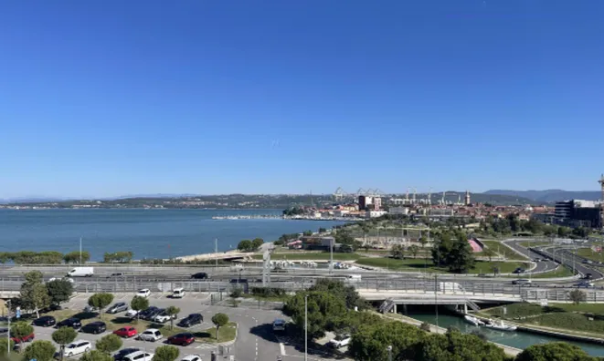 Недвижимость 3-комнатная квартира у моря: 3