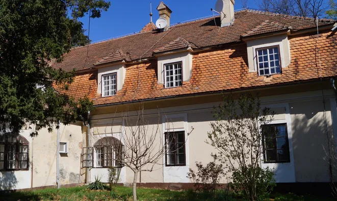 Недвижимость Замок Трате — Императорские конюшни XIX века: 9