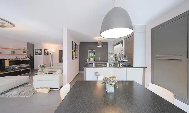 Недвижимость Apartment 5 rooms: 1