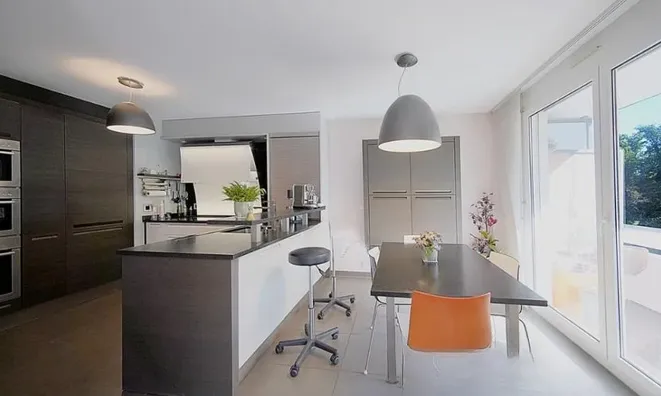 Недвижимость Apartment 5 rooms: 5