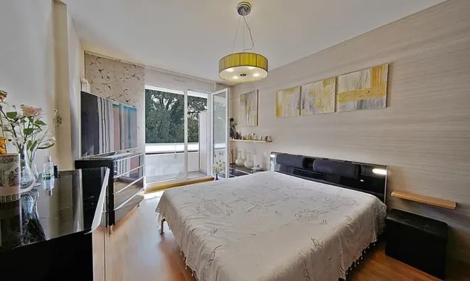 Недвижимость Apartment 5 rooms: 8