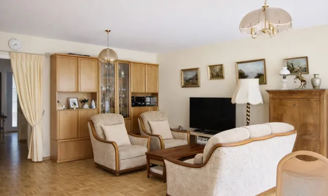 Недвижимость Apartment 5 rooms: 1