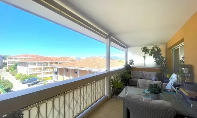 Недвижимость Villa Croix des Gardes: 1