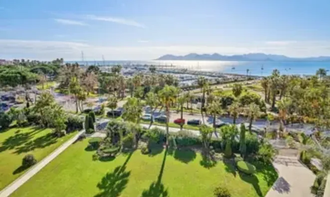Недвижимость Villa Pointe Croisette: 2