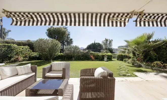 Недвижимость Villa Croix des Gardes: 1