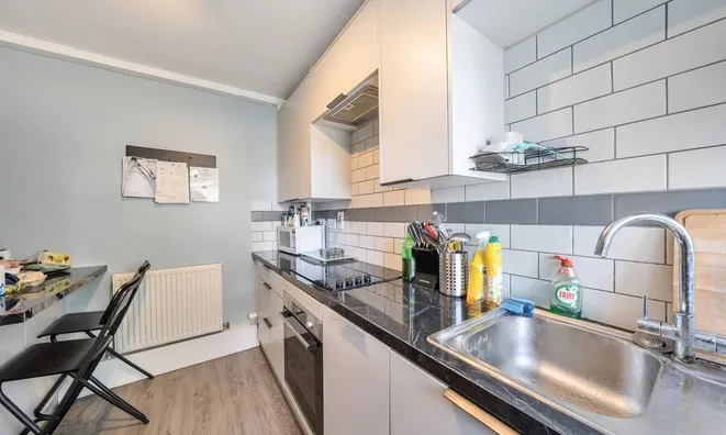 Недвижимость Lowth Road: 5