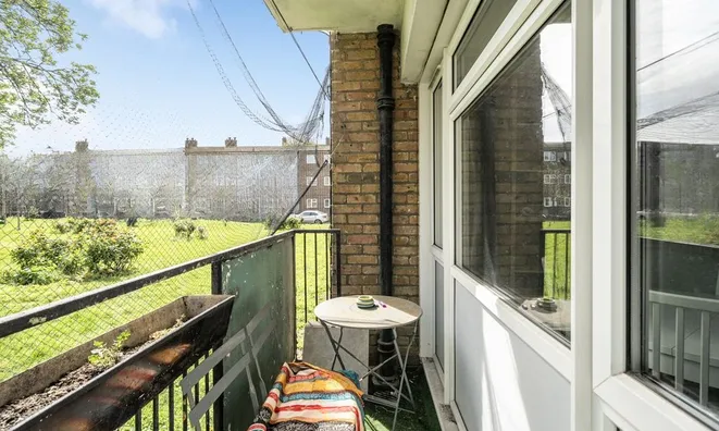 Недвижимость Lowth Road: 16