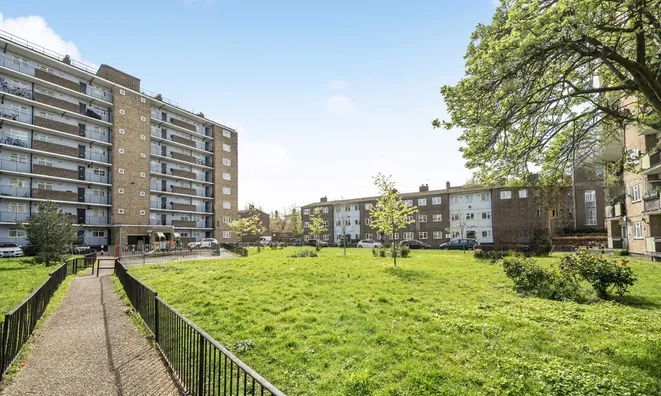 Недвижимость Lowth Road: 18