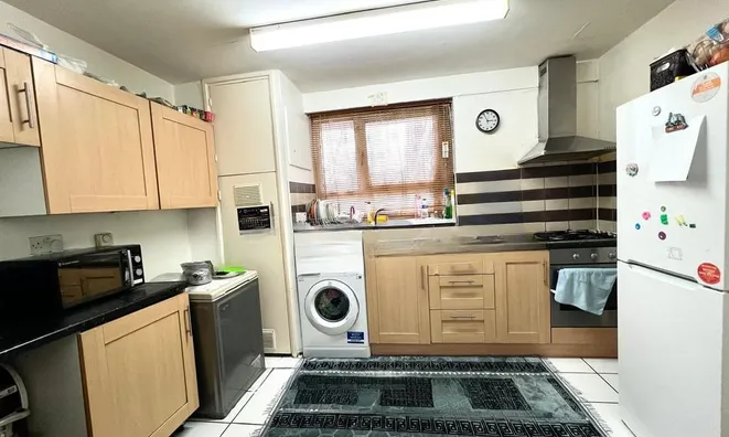 Недвижимость Cambridge Heath Road: 4