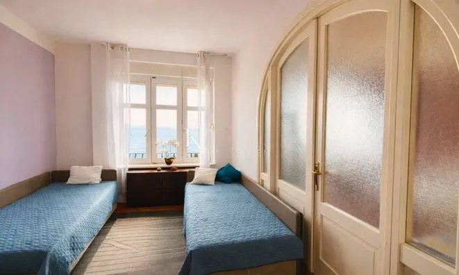 Недвижимость Четырехкомнатная квартира в Центре Опатии: 8