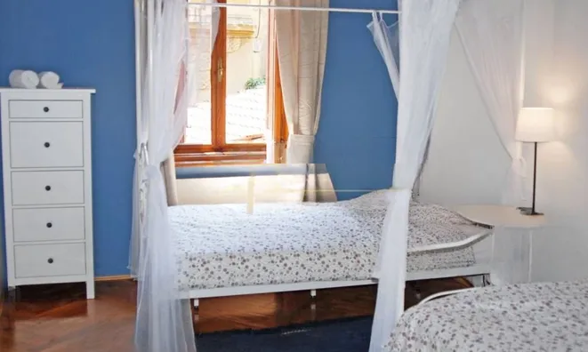 Недвижимость Трехкомнатная квартира в центре: 7