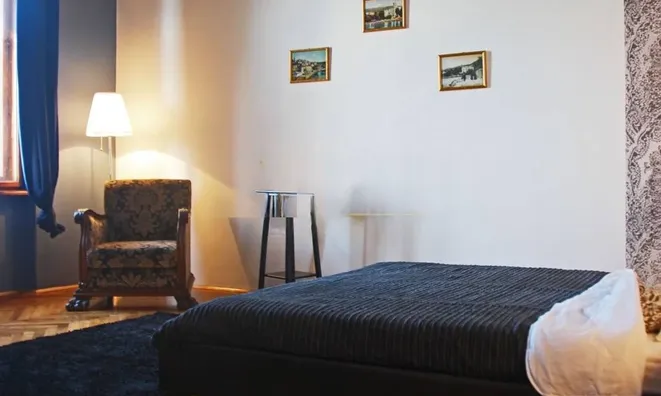 Недвижимость Трехкомнатная квартира в центре: 9