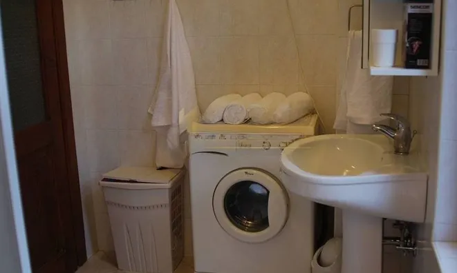 Недвижимость Трехкомнатная квартира в центре: 10