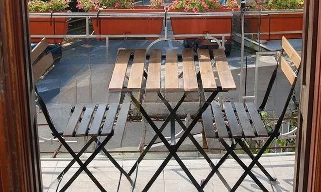 Недвижимость Трехкомнатная квартира в центре: 11