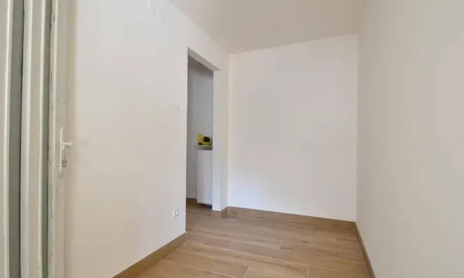 Недвижимость Двухкомнатная в центре города: 7