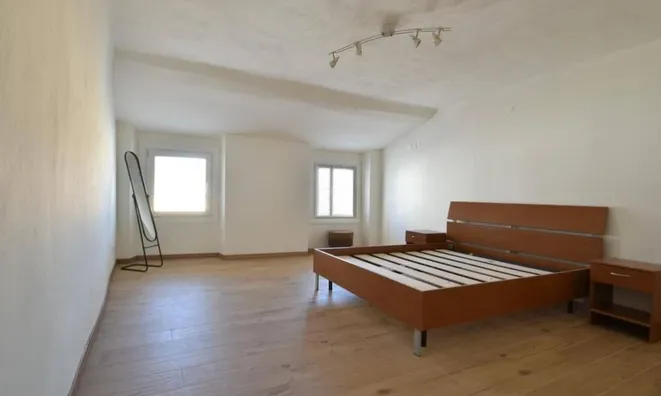 Недвижимость Двухкомнатная в центре города: 8