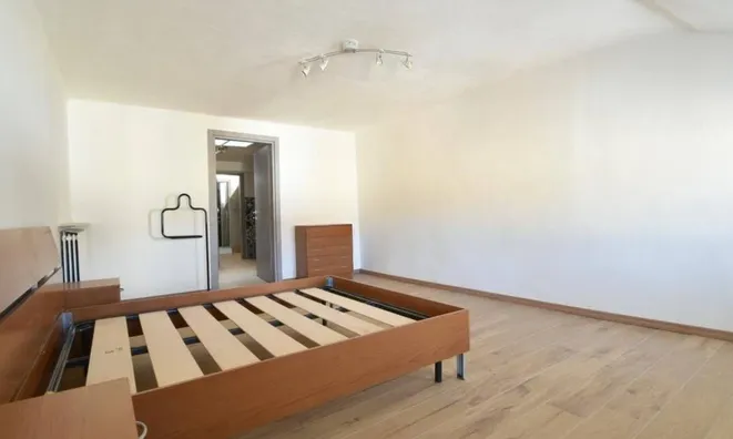 Недвижимость Двухкомнатная в центре города: 10