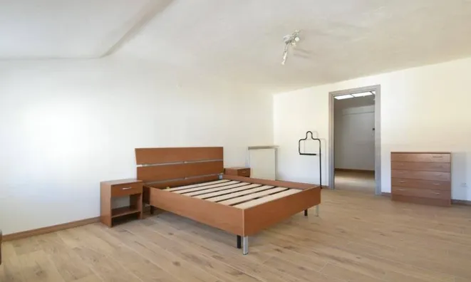 Недвижимость Двухкомнатная в центре города: 11