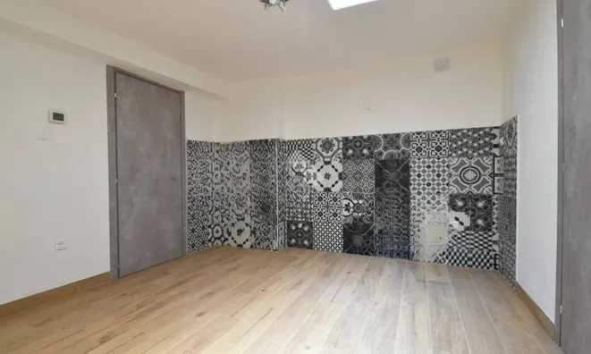 Недвижимость Двухкомнатная в центре города: 12