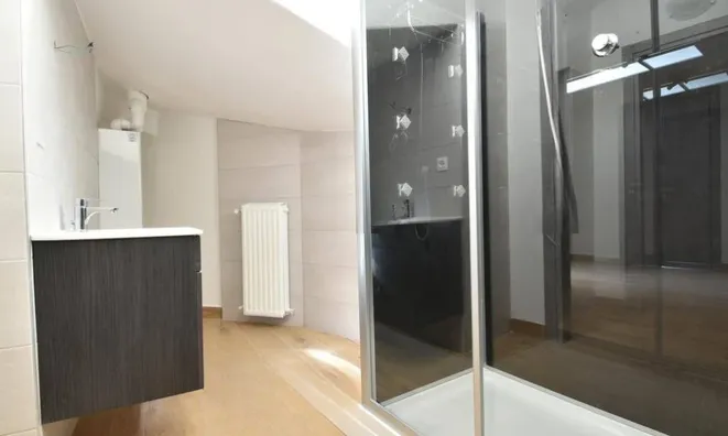 Недвижимость Двухкомнатная в центре города: 14